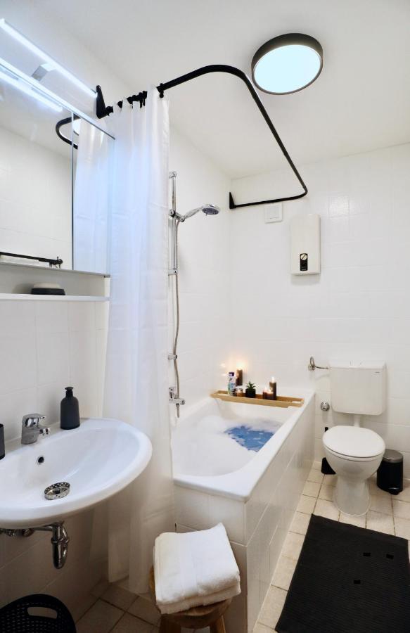 Sapphire Apartment: Free Parking + Netflix + Bathtub Essen Zewnętrze zdjęcie