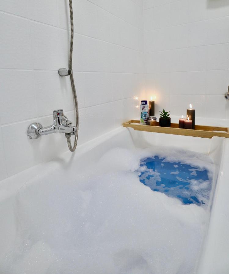 Sapphire Apartment: Free Parking + Netflix + Bathtub Essen Zewnętrze zdjęcie