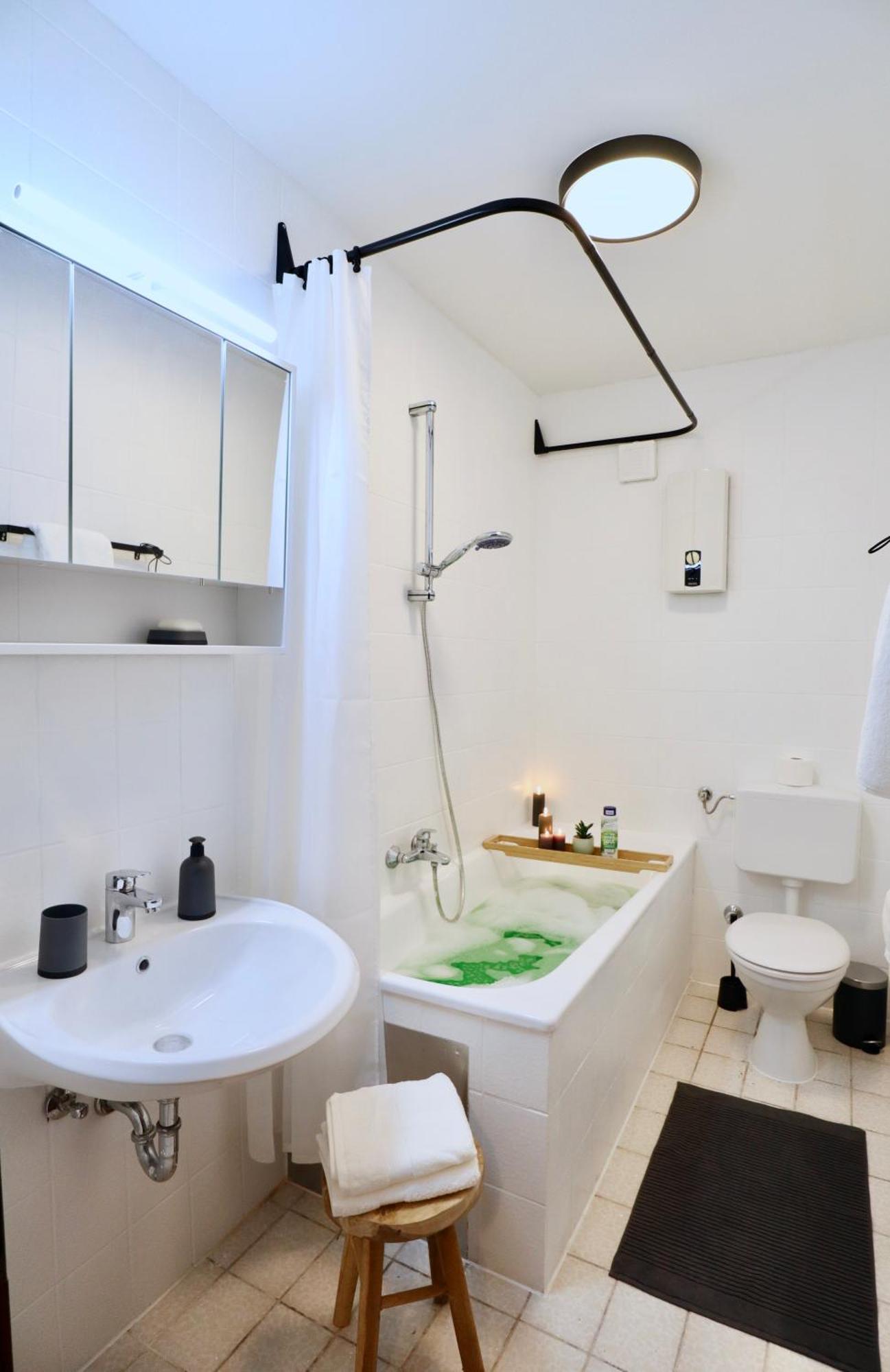 Sapphire Apartment: Free Parking + Netflix + Bathtub Essen Zewnętrze zdjęcie